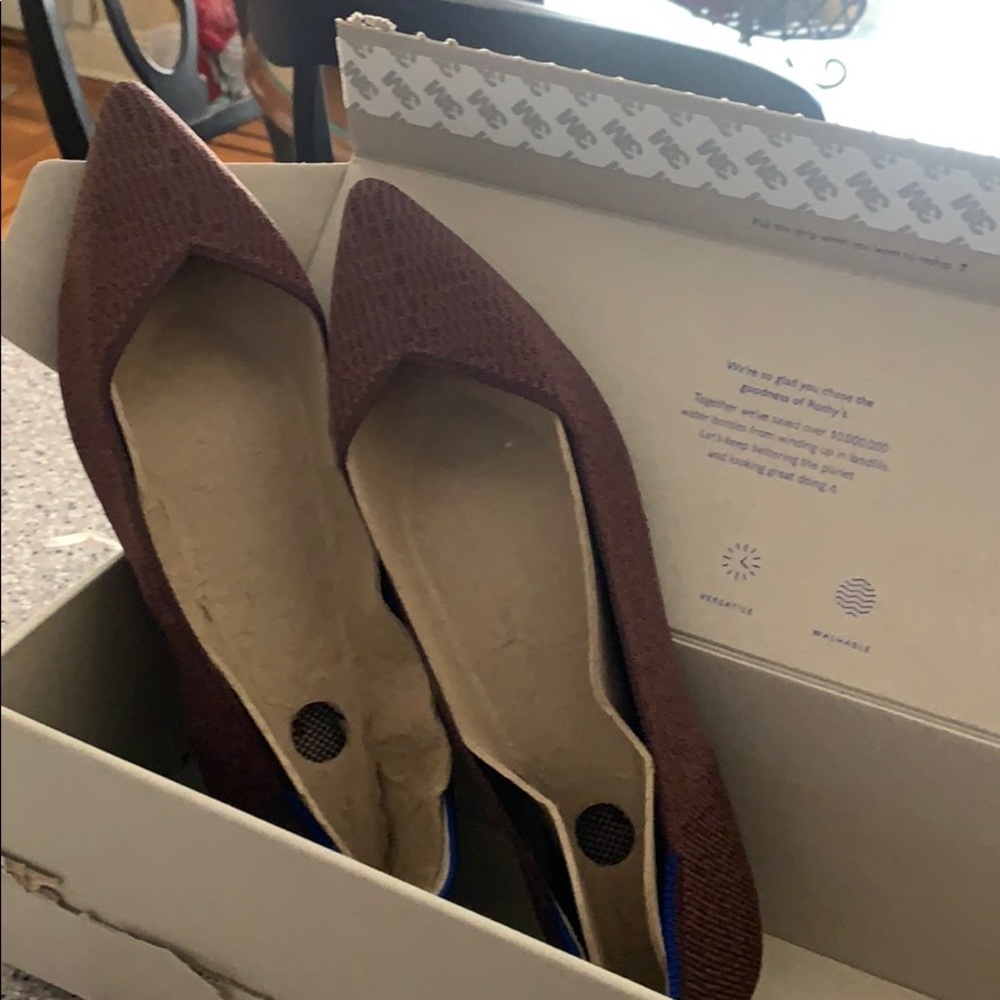 Rothys The Point Flats - Truffle Python / Size 8.5